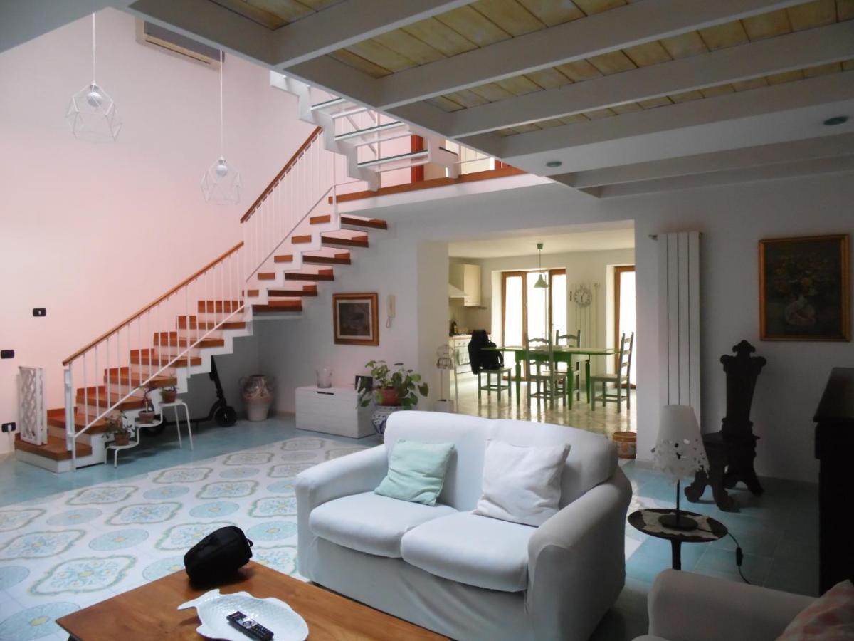A Casa Di Monica Apartment Pozzuoli Luaran gambar