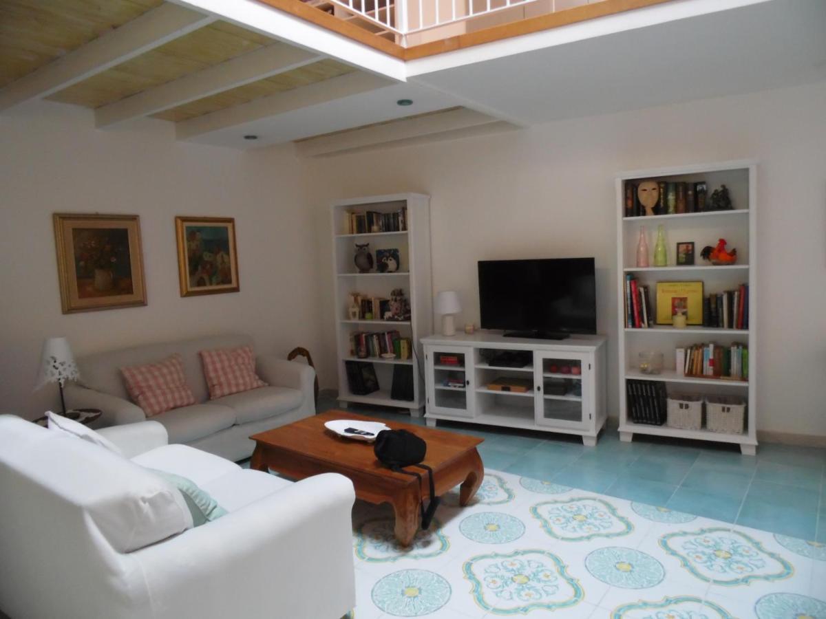 A Casa Di Monica Apartment Pozzuoli Luaran gambar