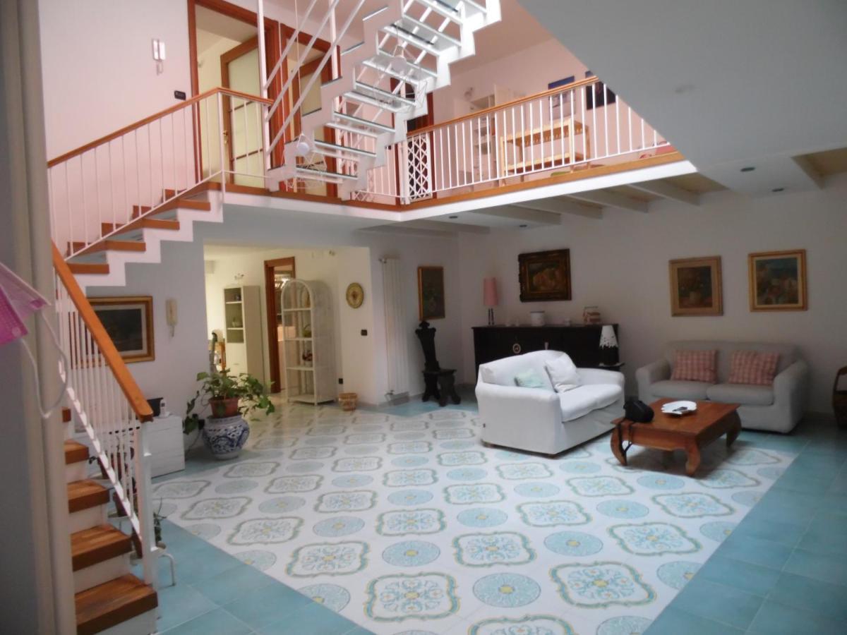 A Casa Di Monica Apartment Pozzuoli Luaran gambar