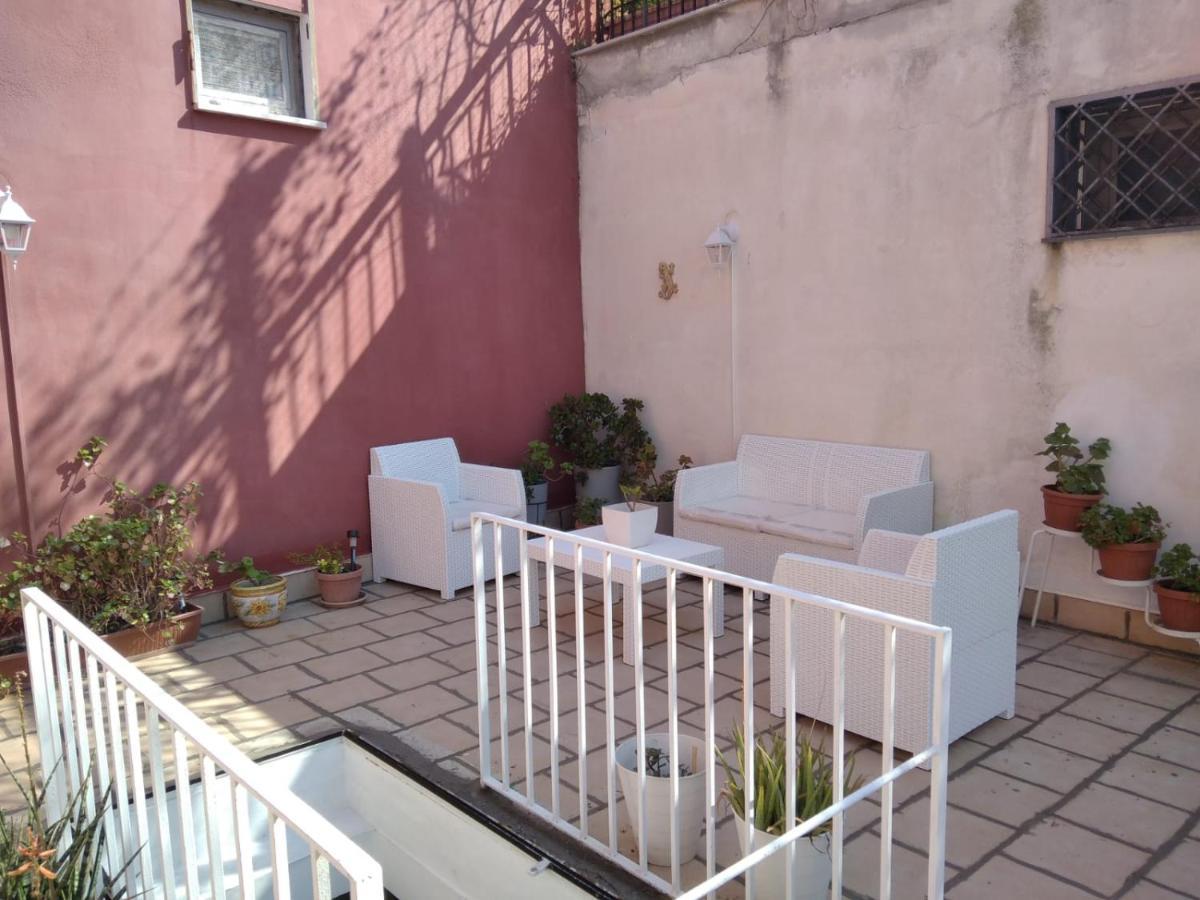 A Casa Di Monica Apartment Pozzuoli Luaran gambar