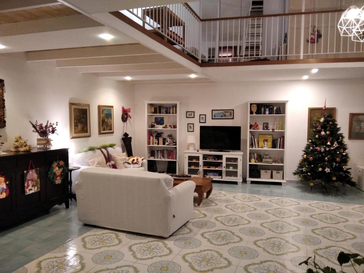 A Casa Di Monica Apartment Pozzuoli Luaran gambar